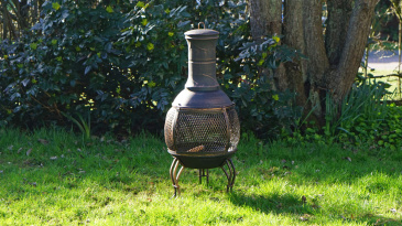 Gardeco - Pot Belly Steel Chimenea With Central Mesh Screen