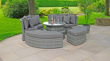 Liv Outdoors - Windsor Round Daybed with Rising Table