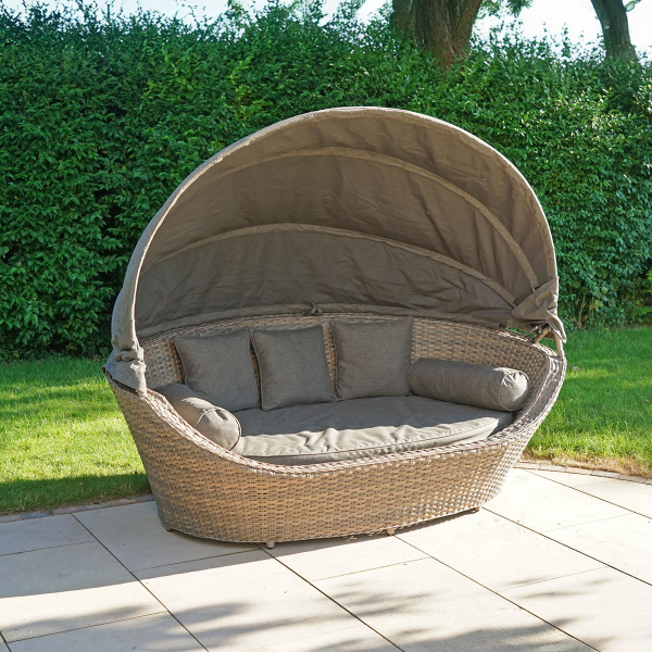 Liv Outdoors - Heritage Daybed Lounger & Canopy in Brown