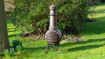 Gardeco - Toledo XL Cast Iron Chimenea In Bronze